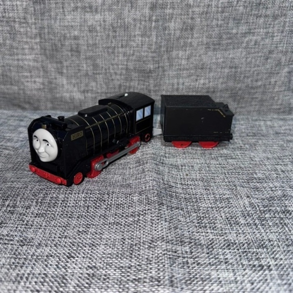Thomas & Friends TrackMaster Hiro Motorized Engine with Coal Tender Black Train